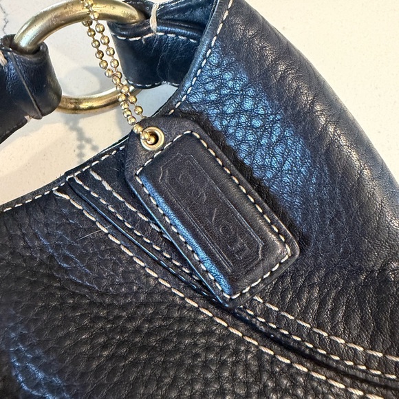 Black Leather Shoulder Bag with Bridle Ring Detail - Picture 4 of 6